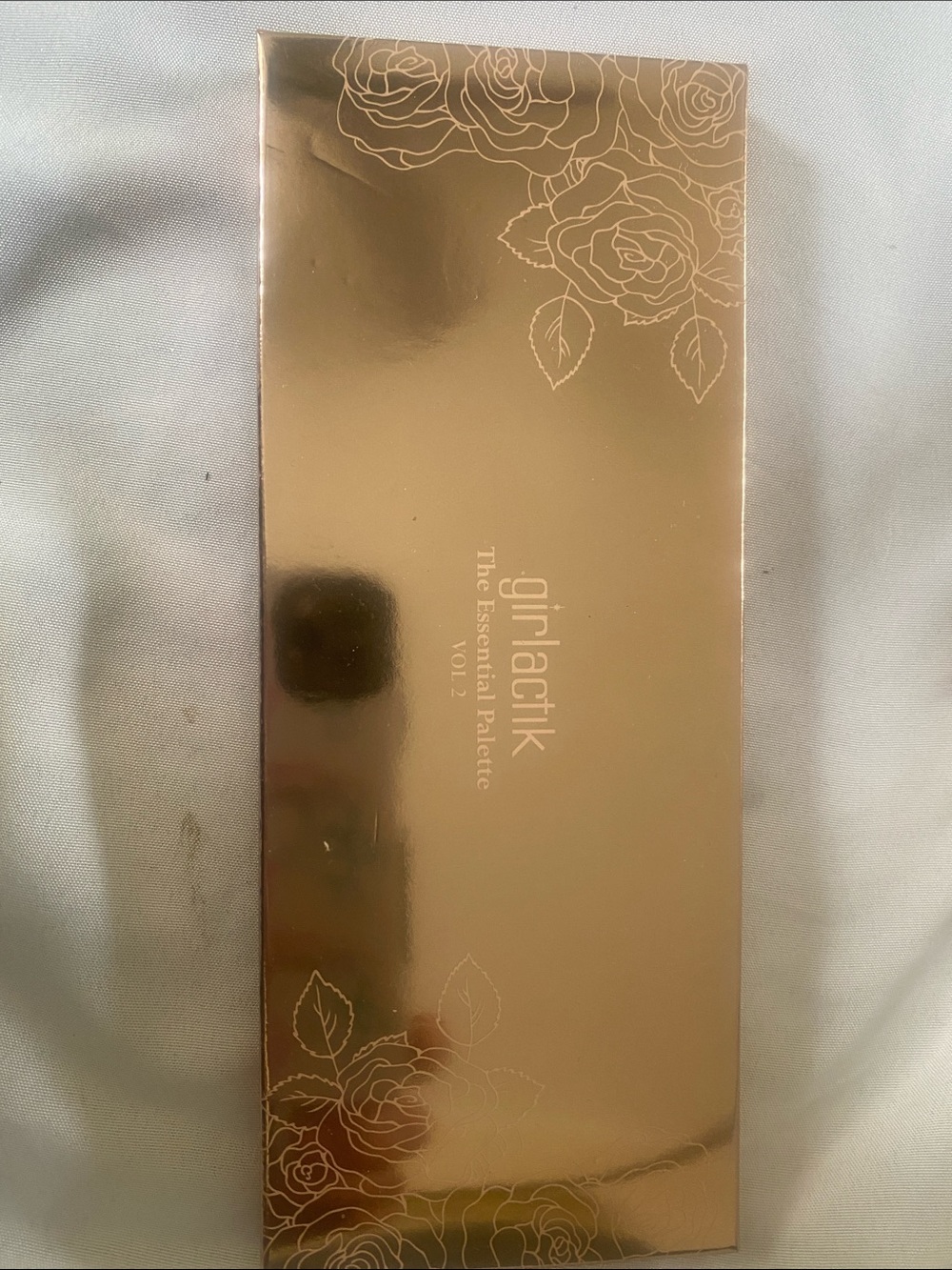 girl laFik The Essential Palette Vol.2 - Rose Gold Eyeshadow Palette